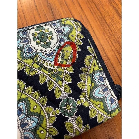 Vera Bradley Large Cambridge Zip Blue/Green Wallet 8 Inch Pristine Condition - Picture 6 of 7